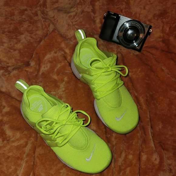 Nike Shoes - 💎FINAL PRICE Nike W Air Yellow Presto💎